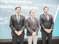 Imagen tomada este lunes de Luis Barcala, Juanfran Pérez Llorca y Óscar Puente en la presentación del diseño definitivo del Parque Central de Alicante