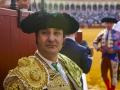 Morante de la Puebla, instantes antes de iniciar el paseíllo en la sexta corrida de abono de la Feria de Abril de Sevilla