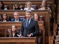 El presidente del PP, Alberto Núñez Feijóo, durante una sesión plenaria en el Congreso