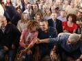 El presidente del Gobierno, Pedro Sánchez (2d), el expresidente José Luis Rodríguez Zapatero (i) y la candidata socialista a la Junta, María Jesús Montero, durante un acto de campaña celebrado este viernes en la Ciudad Deportiva de Cártama