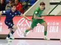 Parreño persigue a un jugador de Osasuna Magna