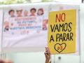 (Foto de ARCHIVO)
Manifestante porta pancarta con lema 'No vamos a parar 0-3'