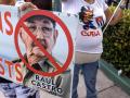 Cubanos en el exilio celebran el Día de la República de Cuba en Miami, Florida, EE. UU.,