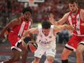 ATHENS (Greece), 24/05/2026.- Sasha Vezenkov (R) of Olympiacos in action against Facundo Campazzo (C) of Real Madrid during the Euroleague Basketball Final Four tournament finals match between Olympiacos Piraeus and Real Madrid, in Athens, Greece, 24 May 2026. (Baloncesto, Euroliga, Grecia, Atenas, Pireo) EFE/EPA/GEORGIA PANAGOPOULOU