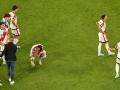 Los jugadores del Rayo Vallecano tras perder la final de la Conference League
