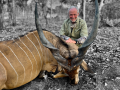 El autor con un eland gigante de Lord Derby