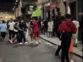 Imagen del altercado ocurrido frente a una discoteca en Palencia