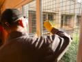 La figura del conserje, tan común en las grandes comunidades