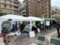 Imagen tomada este viernes de la acampada ilegal de profesores en huelga en la plaza de la Virgen de Valencia