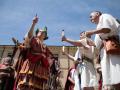 Acto del Natalicio del Águila, con entrega del águila legionaria y ritual sacrificatorio