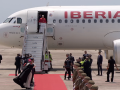 El Santo Padre antes de bajarse del avión en Barcelona
