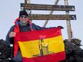 El aventurero Bernardo Negueruela, en el Kilimanjaro