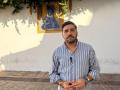 Miguel Castellano, ante el azulejo de la Virgen de los Dolores