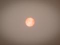 El cielo y el sol cubiertos de humo en el Puesto de Mando Avanzado de la zona afectada por los incendios forestales de la sierra oeste, a 25 de julio de 2026, en Cenicientos, Madrid (España). Sánchez visita el PMA y asiste a la reunión del Comité Estatal de Coordinación y Dirección del Plan Estatal de Emergencias (CECOD) en la que se evaluará la evolución de los fuegos en la zona central del país.

A. Pérez Meca / Europa Press
25/7/2026
