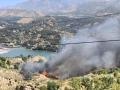 Incendio forestal en el pantano del Beznar, en la localidad granadina de Pinos del Valle