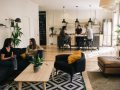 Ilustración hecha con IA de un coliving