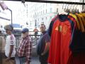 Colas en la Gran Vía para comprar la camiseta de la selección