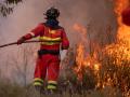 El incendio de Niebla (Huelva) continúa activo
