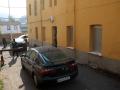 Bloque de viviendas donde ha muerto a tiros un hombre en Santa Lucía de Gordón, León