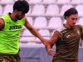 Carracedo peleando en un entreno junto a Theo Zidane