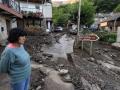 Calles cubiertas de lodo como consecuencia de la riada producida en Manzaneda de Valdueza