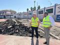 Núñez durante su visita a las obras de remodelación de las pistas de atletismo del Complejo Deportivo de Santa en Hellín