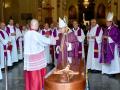 Imagen tomada este lunes de monseñor Enrique Benavent durante la misa exequial de Emilio Aliaga Girbés