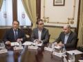 El vicepresidente primero y ministro de Economía, Comercio y Empresa, Carlos Cuerpo (c), se reúne con el presidente de Ceuta, Juan Jesús Vivas, en el Palacio de la Asamblea de Ceuta, a 24 de agosto de 2026, en Ceuta (España). Cuerpo ha visitado Ceuta con el objetivo de abordar el apoyo económico necesario a la ciudad autónoma como consecuencia de la crisis migratoria inicial a finales del mes de julio.

Marcos Moreno / Europa Press
24/8/2026