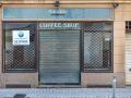 Los locales comerciales, cerrados a cal y canto, proliferan por nuestro país