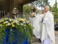 Castel Gandolfo (Italy), 29/08/2026.- A handout picture provided by the Vatican Media shows Pope Leo XIV (R) during the Holy Mass of the Feast of Our Lady of the Lake on the lake of Castel Gandolfo, Italy, 29 August 2026. (Papa, Italia) EFE/EPA/VATICAN MEDIA HANDOUT HANDOUT EDITORIAL USE ONLY/NO SALES