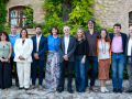 Carot, en el centro, junto con su equipo