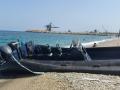 Una narcolancha precintada por la Guardia Civil en una playa de Carboneras (Almería) el pasado agosto