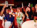 Simpatizantes de los socialdemócratas suecos reaccionan a la presentación de los sondeos a pie de urna