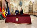 La alcaldesa de Granada, Marifrán Carazo, junto al presidente de Ceuta, Juan Jesús Vivas, sellan su alianza en torno a la cultura y Granada 2031.

REMITIDA / HANDOUT por AYUNTAMIENTO DE GRANADA
Fotografía remitida a medios de comunicación exclusivamente para ilustrar la noticia a la que hace referencia la imagen, y citando la procedencia de la imagen en la firma
21/9/2026