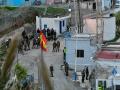 Militares españoles vigilan el paso fronterizo de la barriada de Benzu