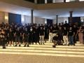 Despedida de sus seres queridos en el cementerio