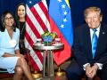 Delcy Rodríguez y Donald Trump con María Corina en la retaguardia