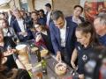 El presidente del Gobierno, Pedro Sánchez (2d), visita la 63 edición de la Feria del Marisco del Grove