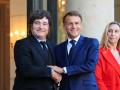 El presidente argentino Javier Milei es recibido en París por el presidente Emmanuel Macron