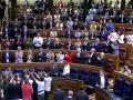 La forzada ovación del PSOE a Sánchez al entrar en el hemiciclo