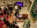 Llegada de familiares, amigos y admiradores al velatorio por Xosé Manuel Beiras