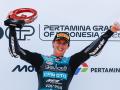 Máximo Quiles celebra el Mundial de Moto3