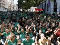 Activistas se congregan ante la Consejería de Educación en la segunda jornada de la huelga indefinida en la educación madrileña este jueves