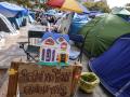 Imagen de la acampada por la vivienda de Valencia