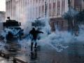 Enfrentamientos entre manifestantes y policías en Tirana, Albania