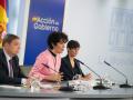 El ministro de Agricultura, Luis Planas, la ministra de Inclusión, Seguridad Social y Migraciones, Elma Saiz, y la ministra de Vivienda, Isabel Rodríguez, durante una rueda de prensa tras el Consejo de Ministros