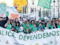 Decenas de personas durante la huelga de los profesores de la educación pública en Madrid