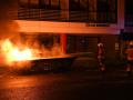 Bomberos sofocan un contenedor quemado tras una protesta contra Vito Quiles en Bilbao