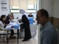 Una mujer emite su voto en un colegio electoral de la aldea drusa de Daliyat al-Karmel, en el norte de Israel