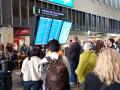 Viajeros afectados por la suspensión de la línea, este miércoles en Santa Justa